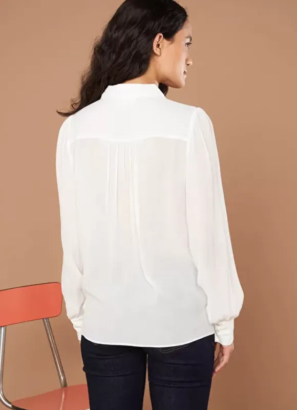 Chemise Crepon A Col Classique Ecru Calison Sud Express