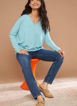 Pull Au Volume Oversize Et A Manches Longues Pres Du Corps Calanques Monjoe Sud Express