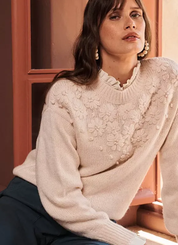 Pull Col Rond A Broderies Florales Ecru Marguerite Sud Express