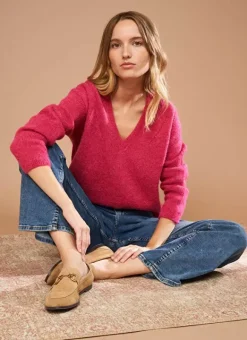 Pull Col V En Mohair Framboise Mannakay Sud Express