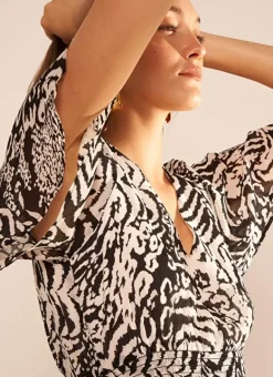 Robe Longue Imprimee A Manches Courtes Volantees Noir Resina Sud Express